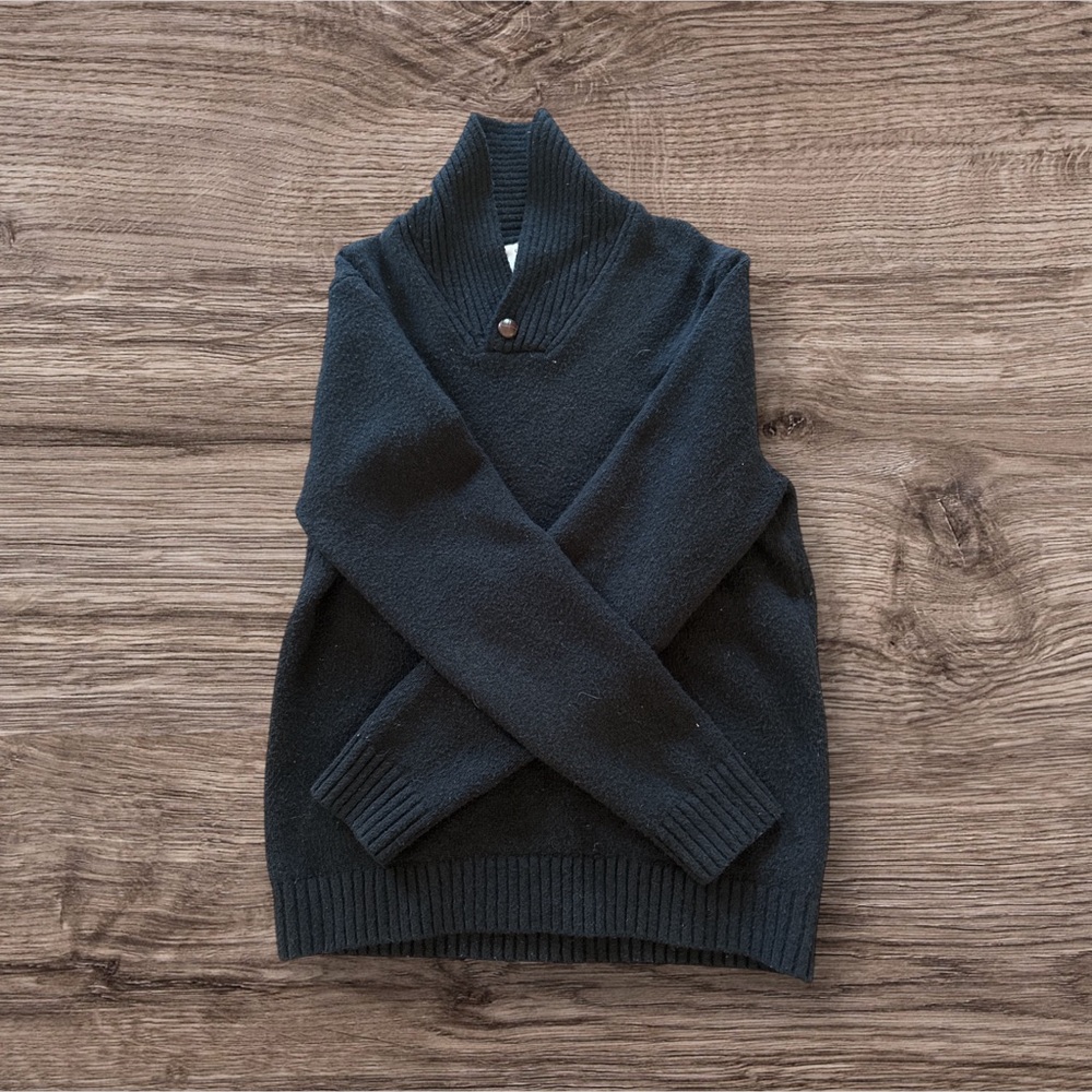 Old Navy Black Turtleneck Sweater with Knitted Texture